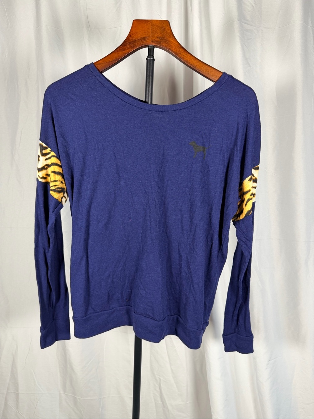 Victoria’s Secret PINK long sleeve tee
